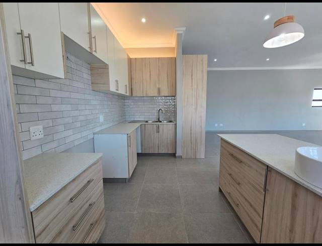 3 BEDROOM HOUSE FOR SALE IN SHELLEY POINT